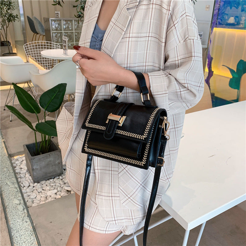 Vintage square bag one-shoulder slant bag