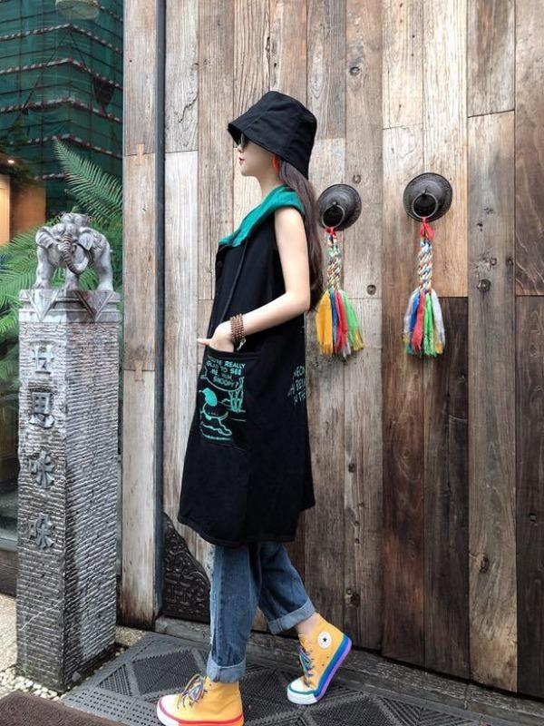 Retro Cartoon Print Sleeveless Hooded Vest Coat