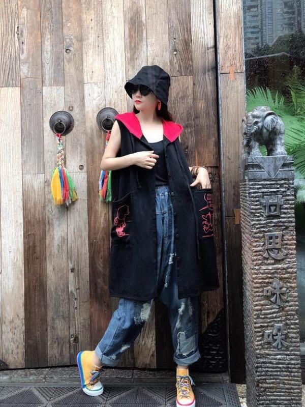 Retro Cartoon Print Sleeveless Hooded Vest Coat