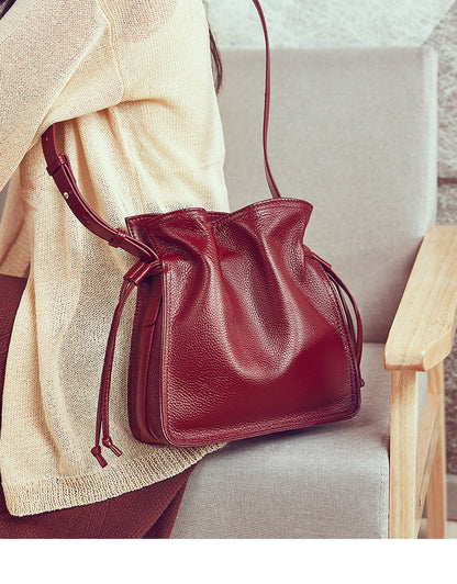 Bucket bag, cowhide, slant woman's bag