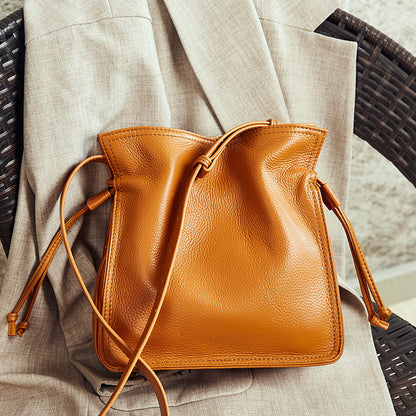Bucket bag, cowhide, slant woman's bag