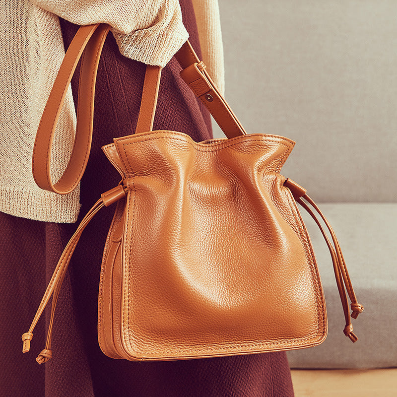 Bucket bag, cowhide, slant woman's bag