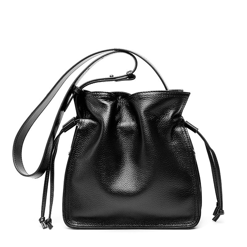 Bucket bag, cowhide, slant woman's bag