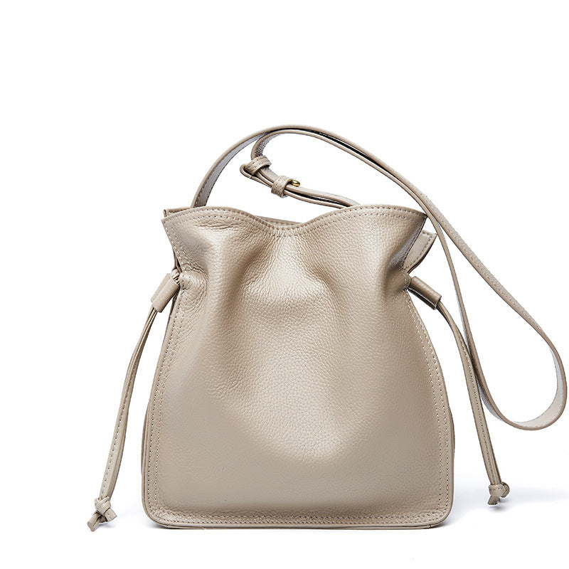 Bucket bag, cowhide, slant woman's bag