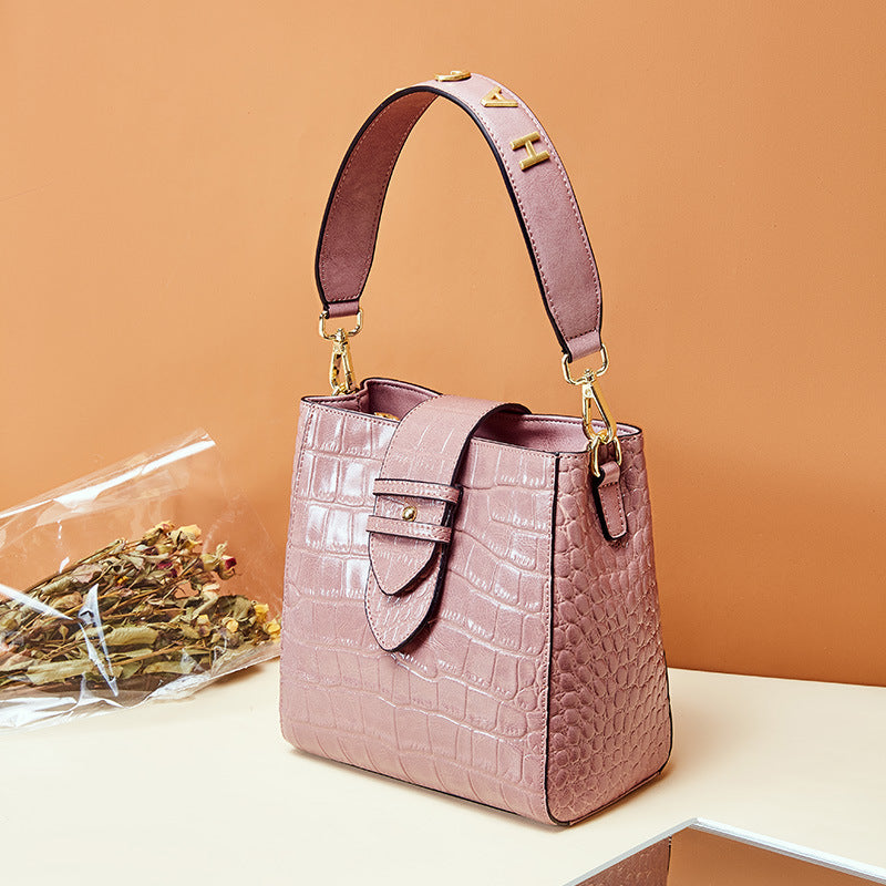 Leather crocodile-print handbag one-shoulder stiletto bag