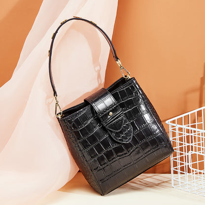 Leather crocodile-print handbag one-shoulder stiletto bag