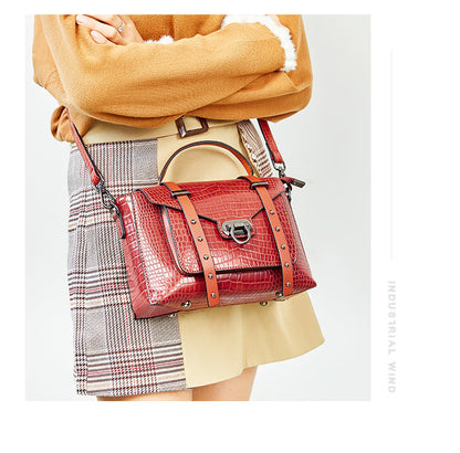 Vintage crocodile lock Single Shoulder Messenger Bag