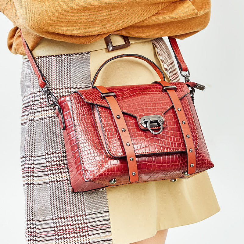 Vintage crocodile lock Single Shoulder Messenger Bag