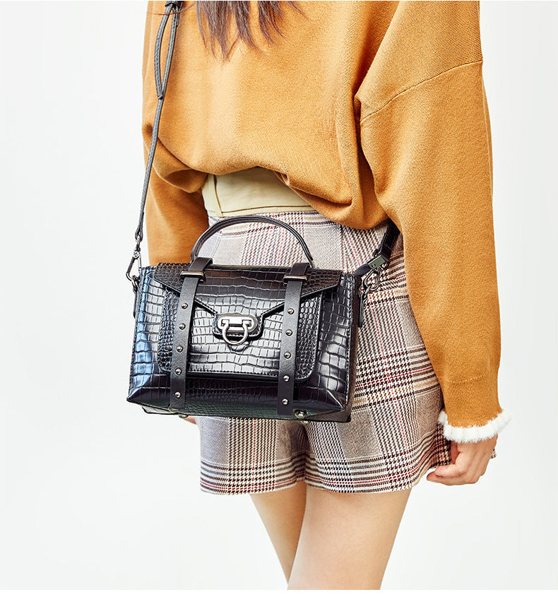Vintage crocodile lock Single Shoulder Messenger Bag
