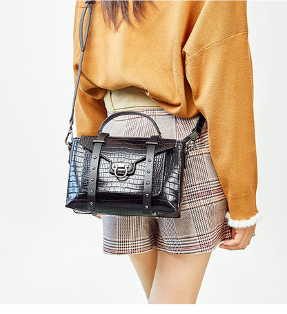 Vintage crocodile lock Single Shoulder Messenger Bag