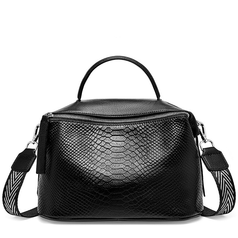 crocodile-printed head layer one-shoulder slanted bag handbag