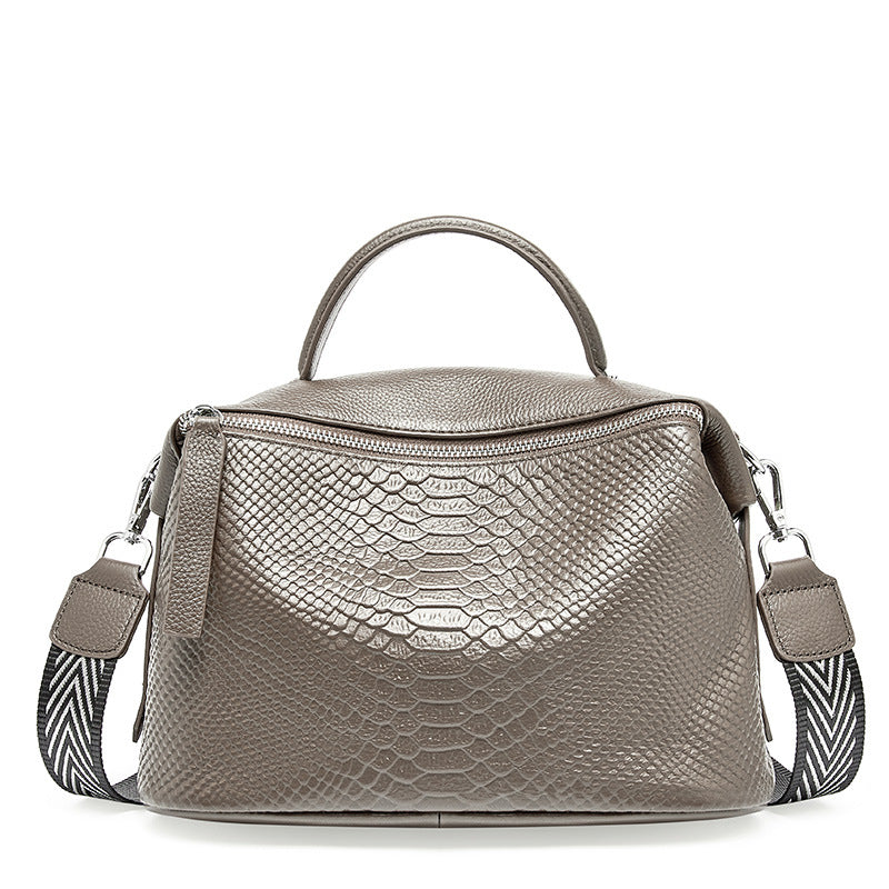 crocodile-printed head layer one-shoulder slanted bag handbag