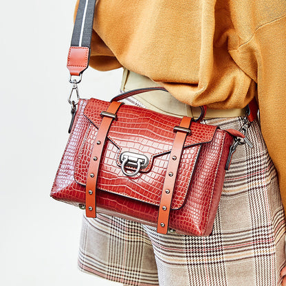 Vintage crocodile lock Single Shoulder Messenger Bag