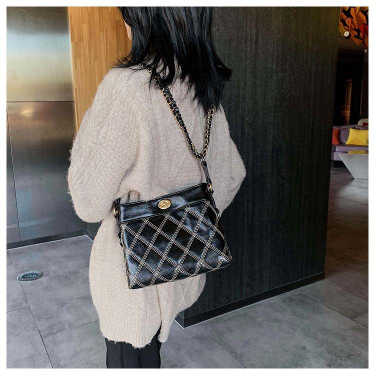 Lingge lock Bucket Bag