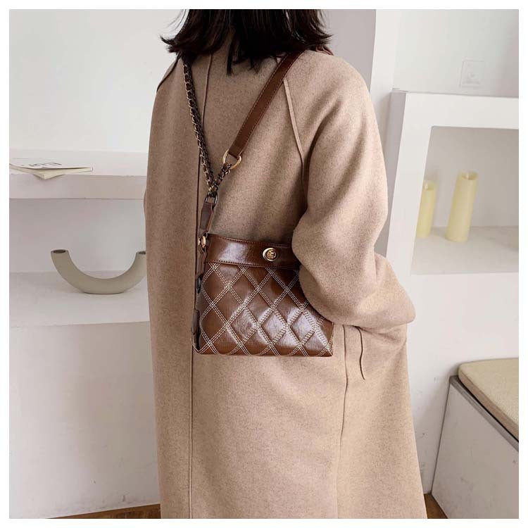 Lingge lock Bucket Bag