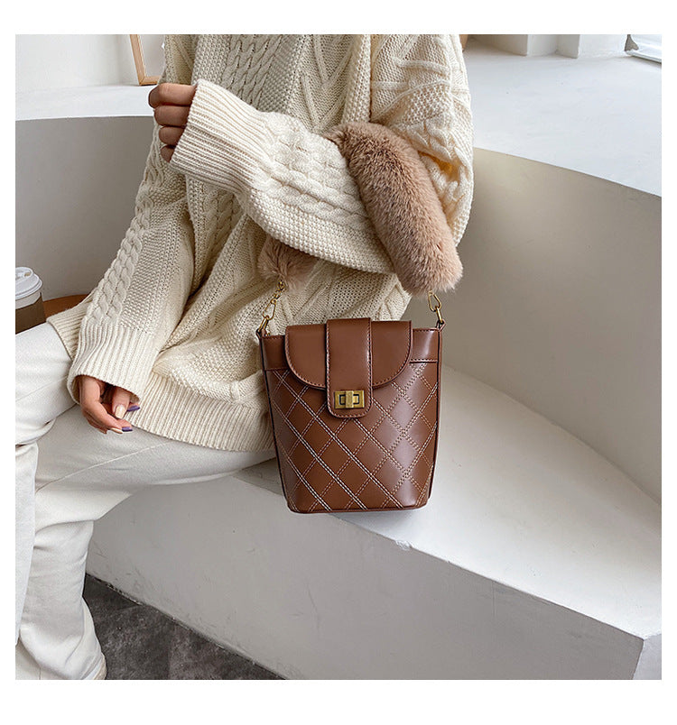 Lingge lock wool Messenger Shoulder Bag