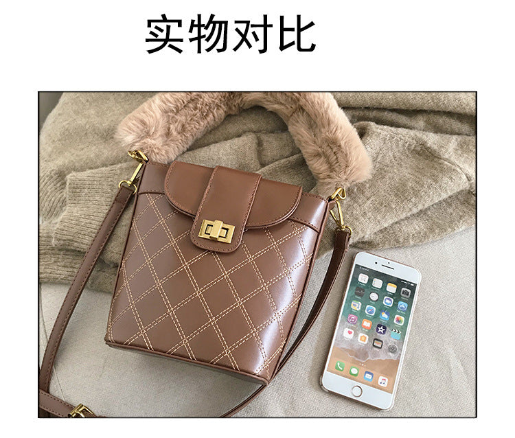 Lingge lock wool Messenger Shoulder Bag