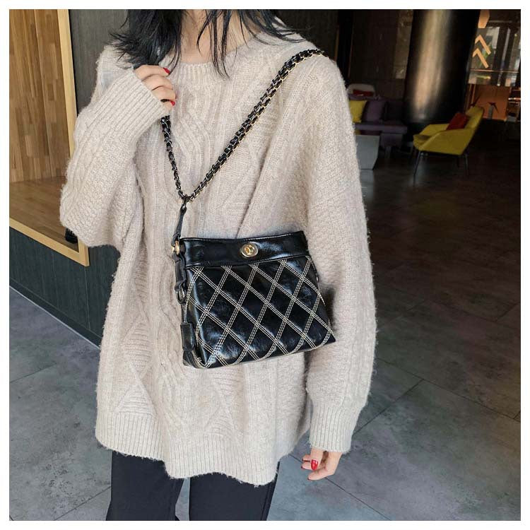 Lingge lock Bucket Bag