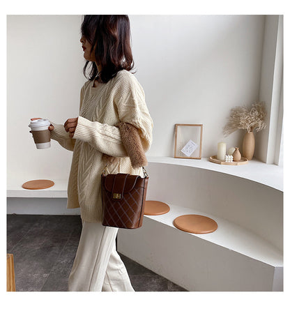 Lingge lock wool Messenger Shoulder Bag