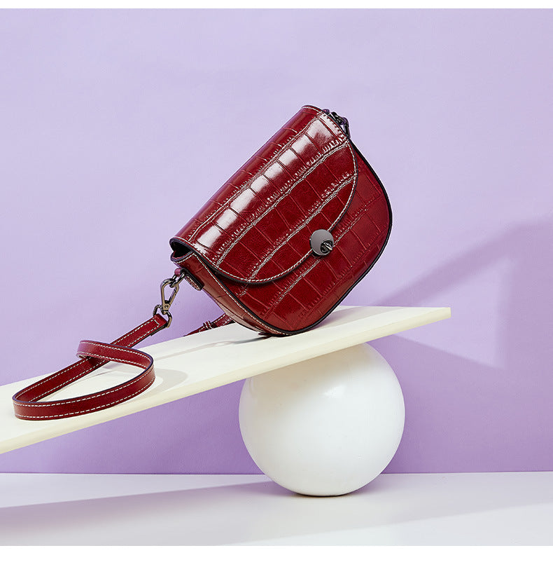 New crocodile-print cowhide small square bag stylish one-shoulder slanted bag