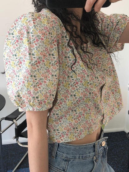 Retro Floral Puff Sleeve Shirt