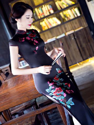 Black Floral Side Split Long Cheongsam