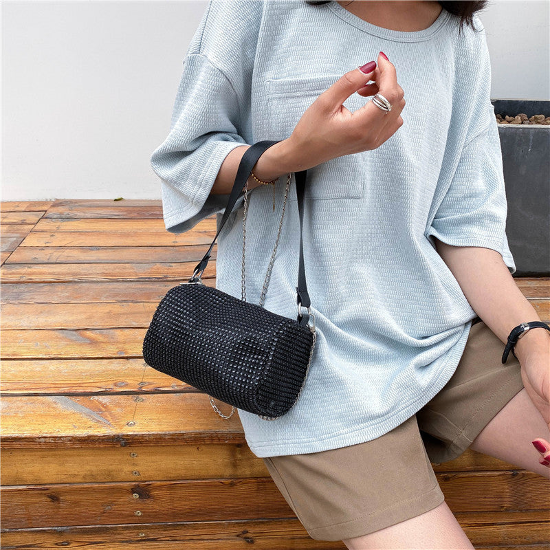 Fashionable messenger bag with bright diamond