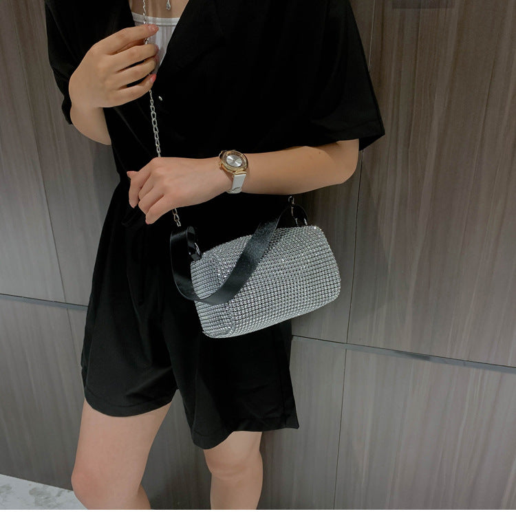 Fashionable messenger bag with bright diamond