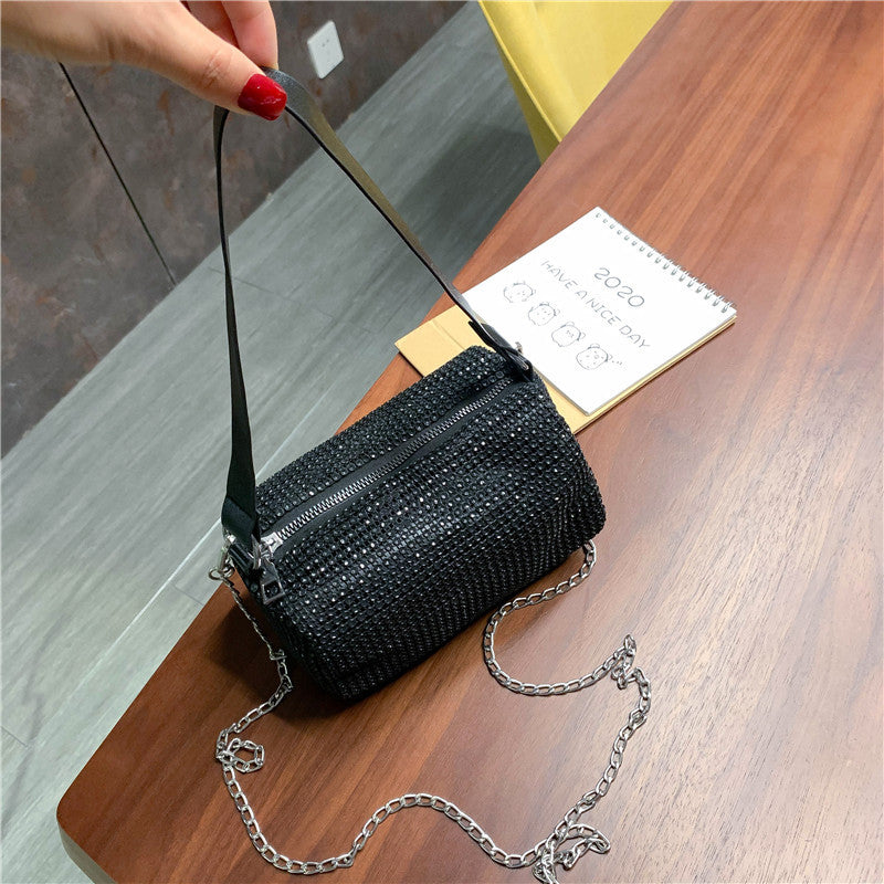 Fashionable messenger bag with bright diamond