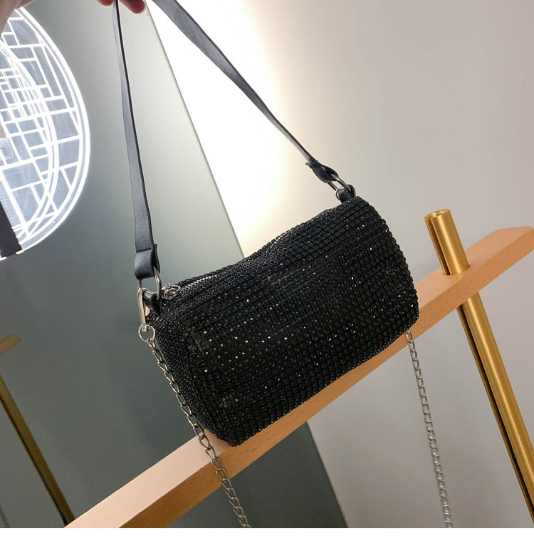 Fashionable messenger bag with bright diamond