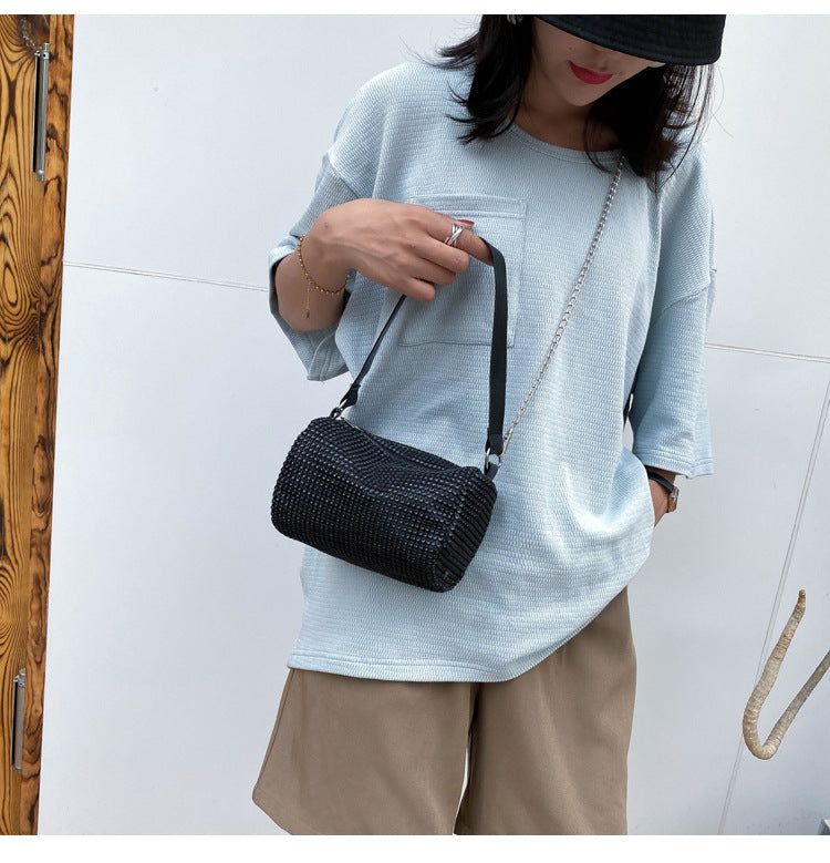 Fashionable messenger bag with bright diamond