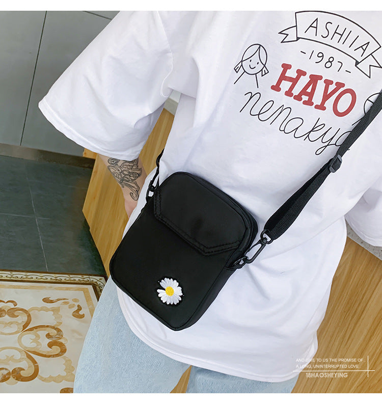 Nylon cloth shoulder bag