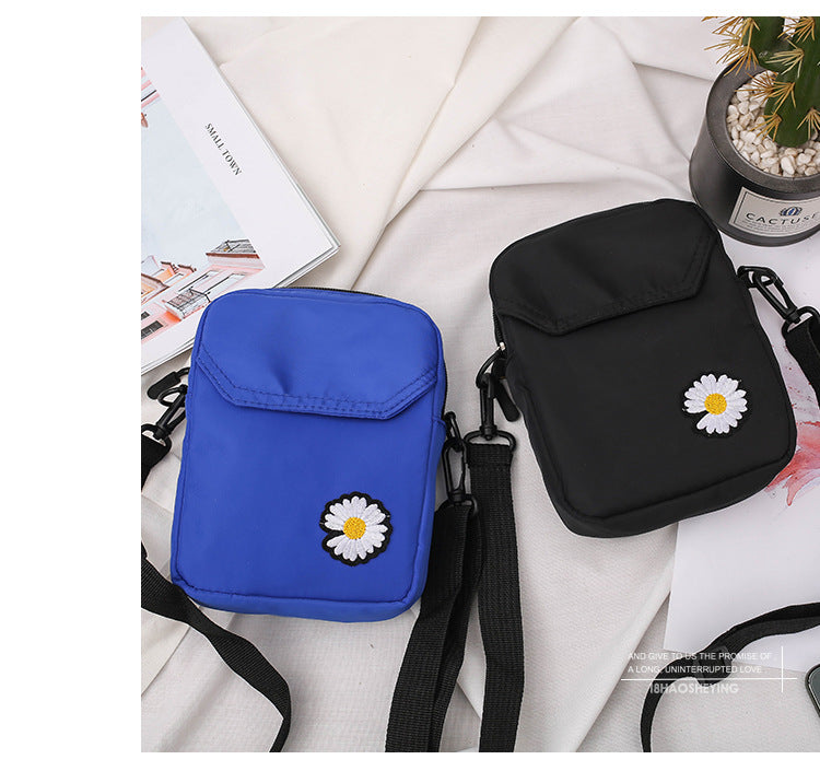 Nylon cloth shoulder bag