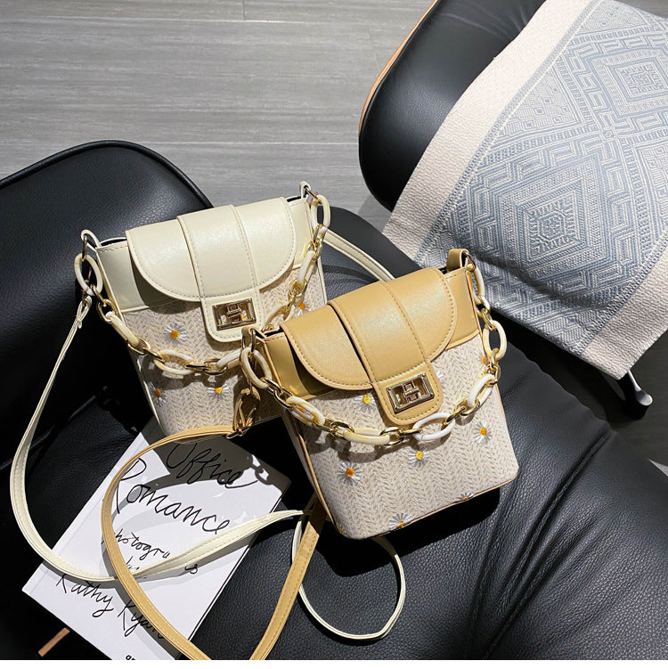 Versatile messenger bag simple one shoulder straw woven Bucket Bag