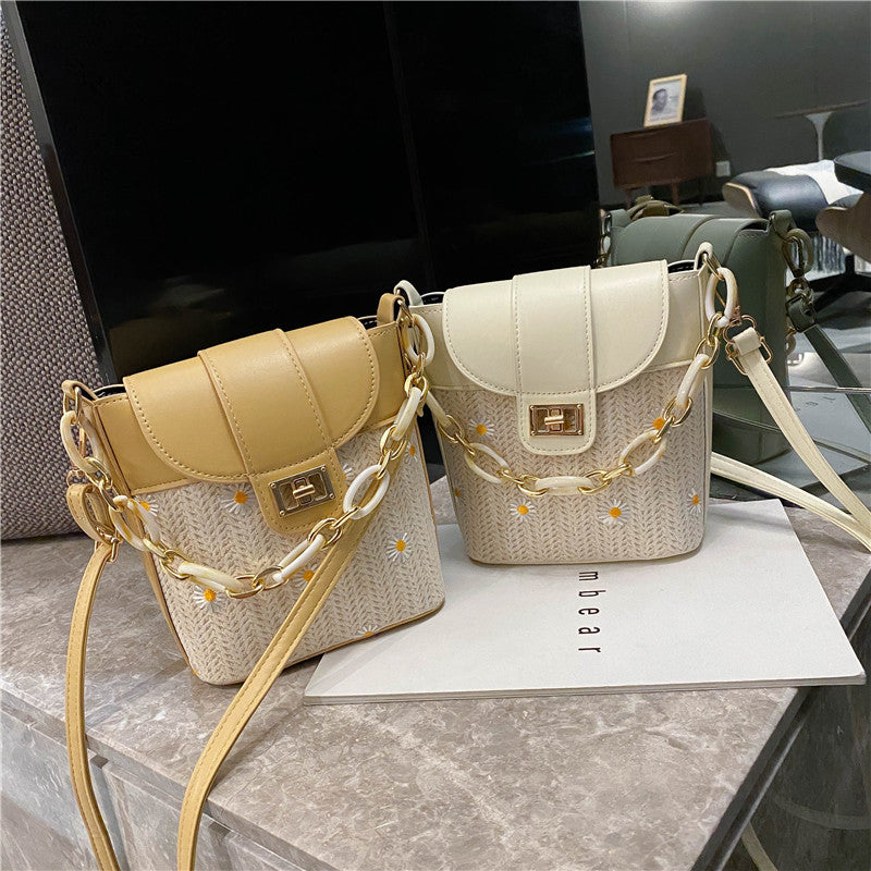 Versatile messenger bag simple one shoulder straw woven Bucket Bag
