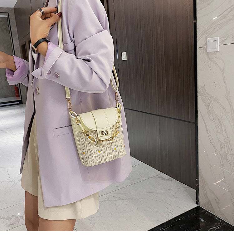 Versatile messenger bag simple one shoulder straw woven Bucket Bag