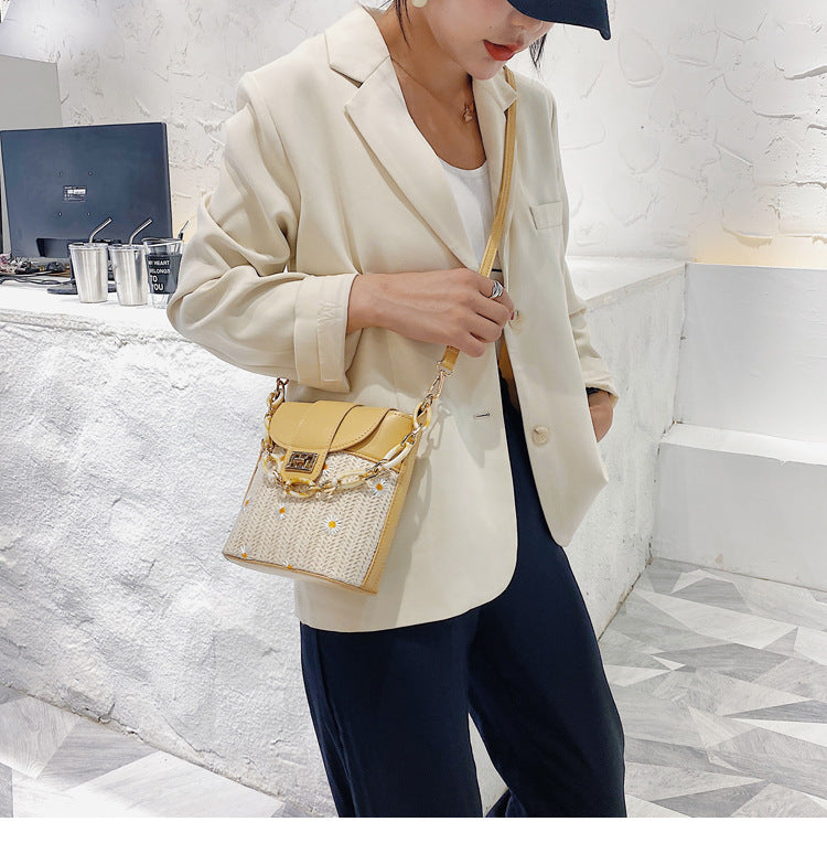 Versatile messenger bag simple one shoulder straw woven Bucket Bag