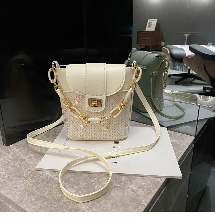 Versatile messenger bag simple one shoulder straw woven Bucket Bag