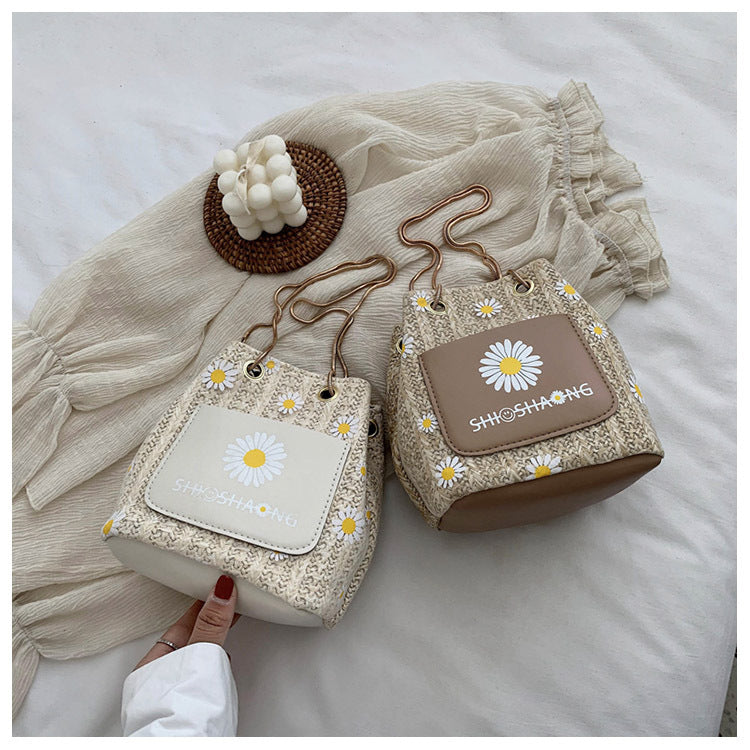 Fashion woven straw bag