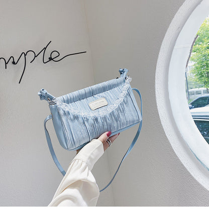 Stylish one-shoulder stiletto bag