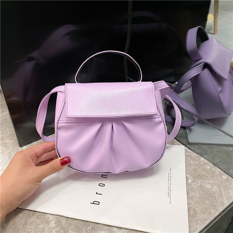 Pleated portable one shoulder cross saddle bag
