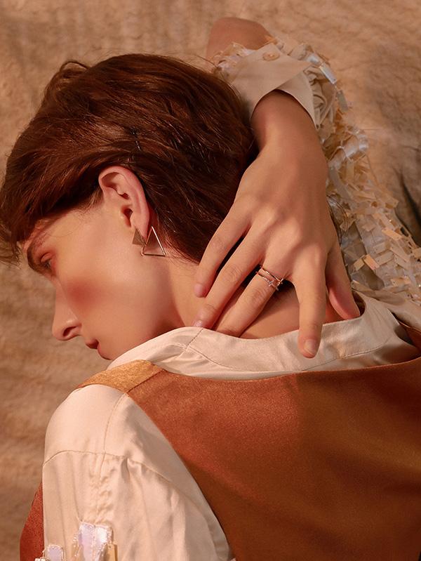 Fashionable Lapidary Cross Ring