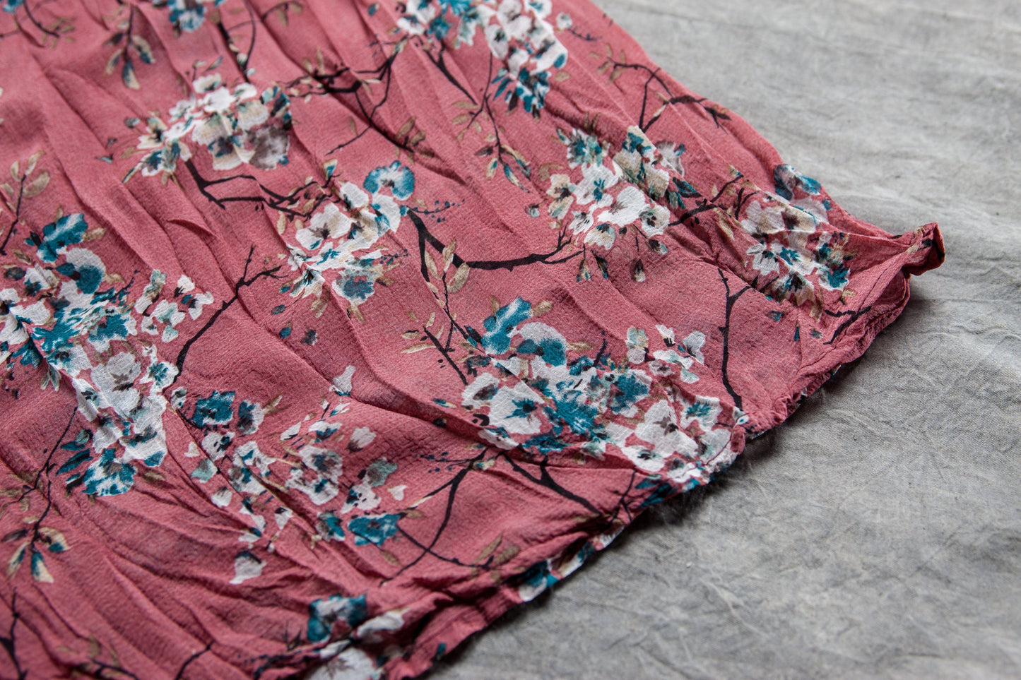 Women Elastic Waist Lining White Pleated Skirts