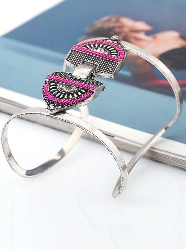 Metallic geometric openings bracelets