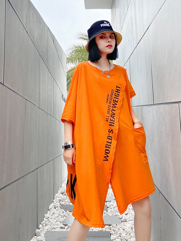 CROPPED LETTER PRINT SPLIT-FRONT ROUND-NECK T-SHIRT