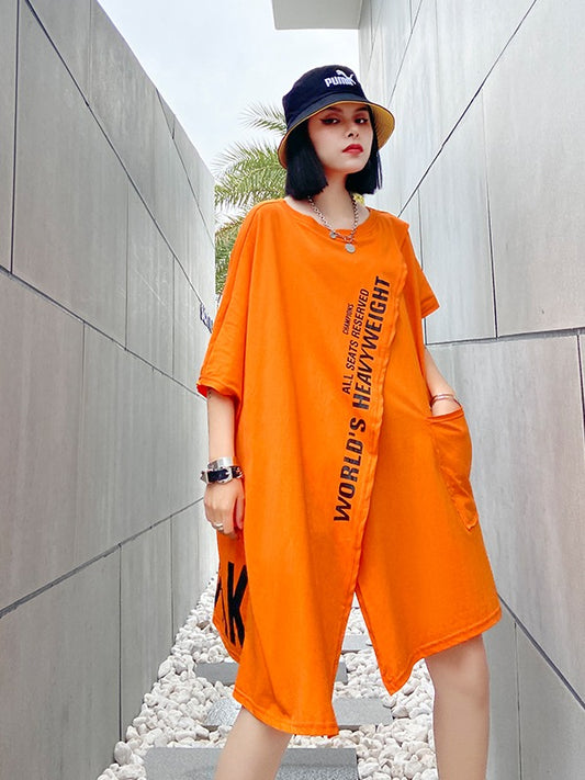 CROPPED LETTER PRINT SPLIT-FRONT ROUND-NECK T-SHIRT