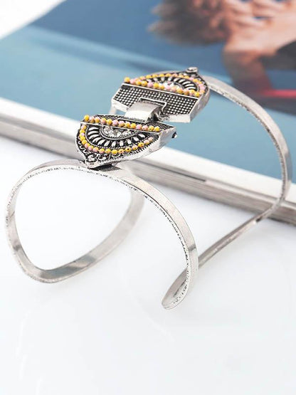 Metallic geometric openings bracelets