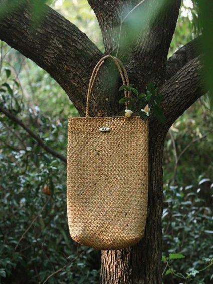 Simple Literature Shoulder Straw Bag