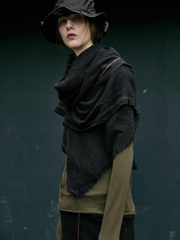 Autumn Hole Round Neck Long Sleeve Bottoming Shirt