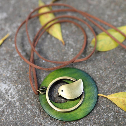 Cute Metal Bird Shape Round Wood Pendant Necklace